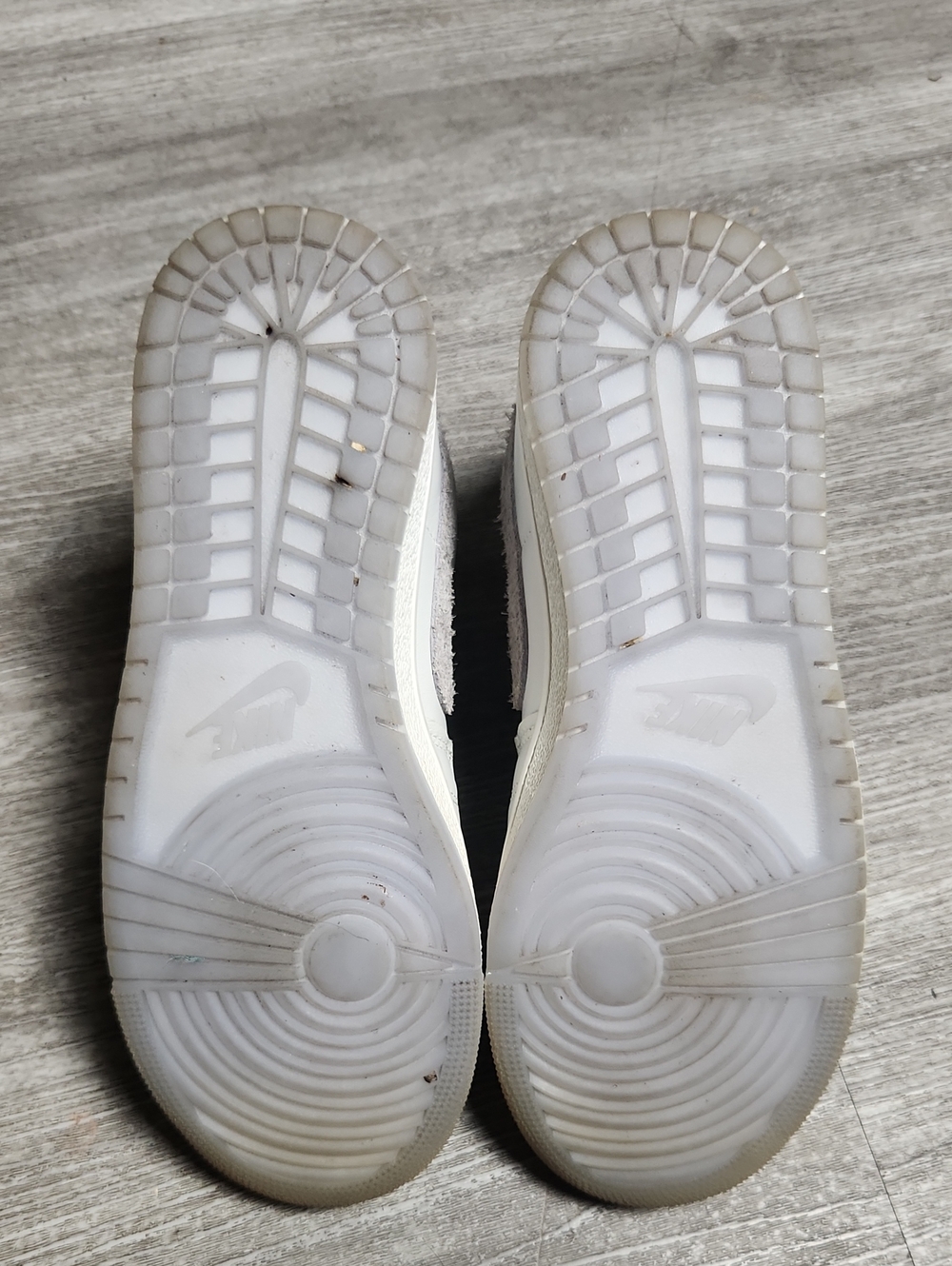 Nike Women’s Air Ship × Forget Me Nots - Picture 5 of 7